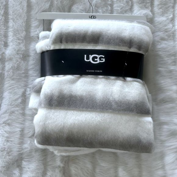 ugg maddie throw